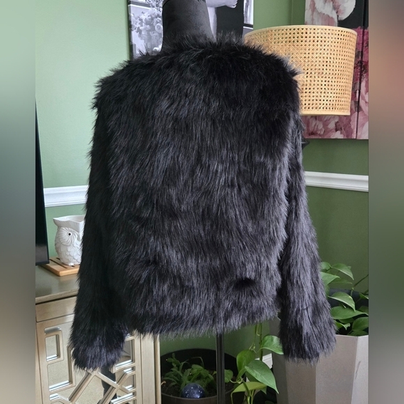 PRETTY GARDEN Faux Fur Shaggy Warm Outerwear #1048 NWOT - Picture 3 of 12